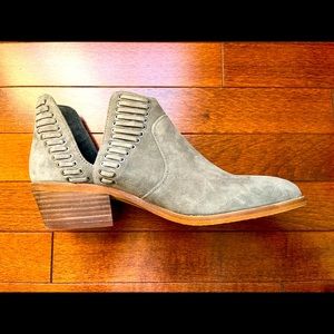VINCE CAMUTO PEVISTA SUEDE BOOTIES